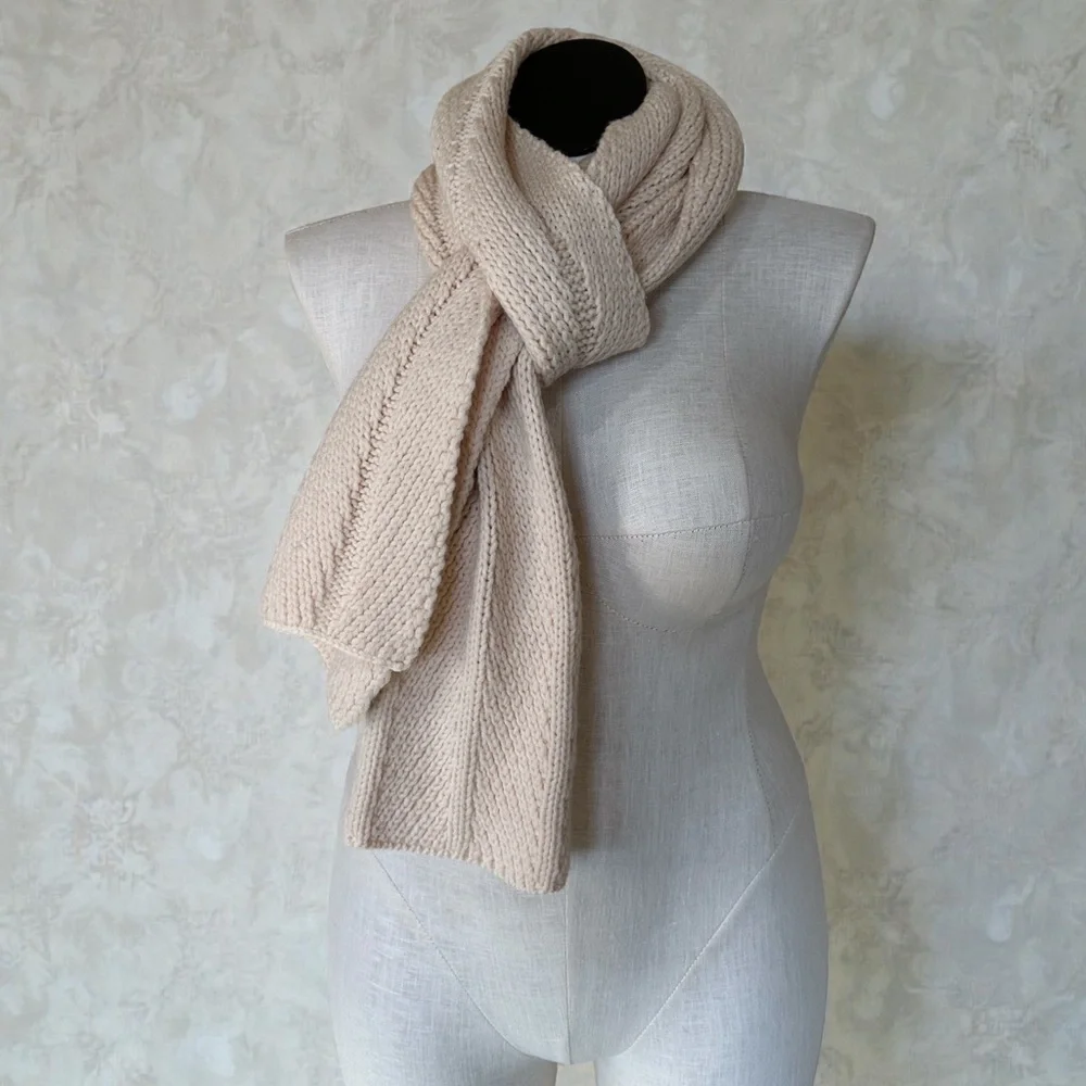 Banana Republic VTG ‘07 Ivory Cream Knit Sweater Scarf 100% Soft Wool